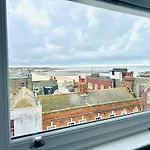 Margate Spacious Apartment - 5 Min Walk To Beach