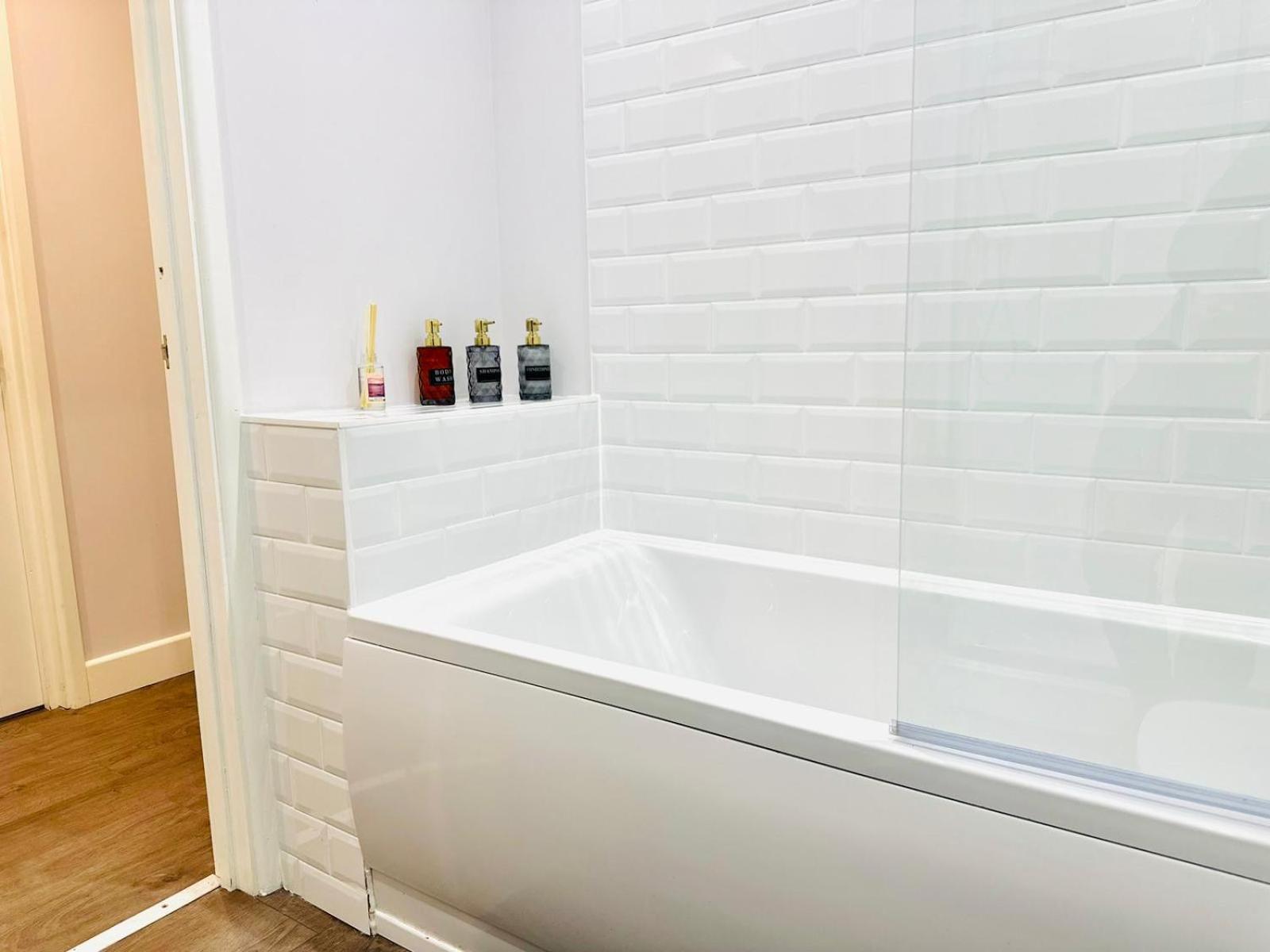 Spacious - 5 Min Walk To Beach * Margate