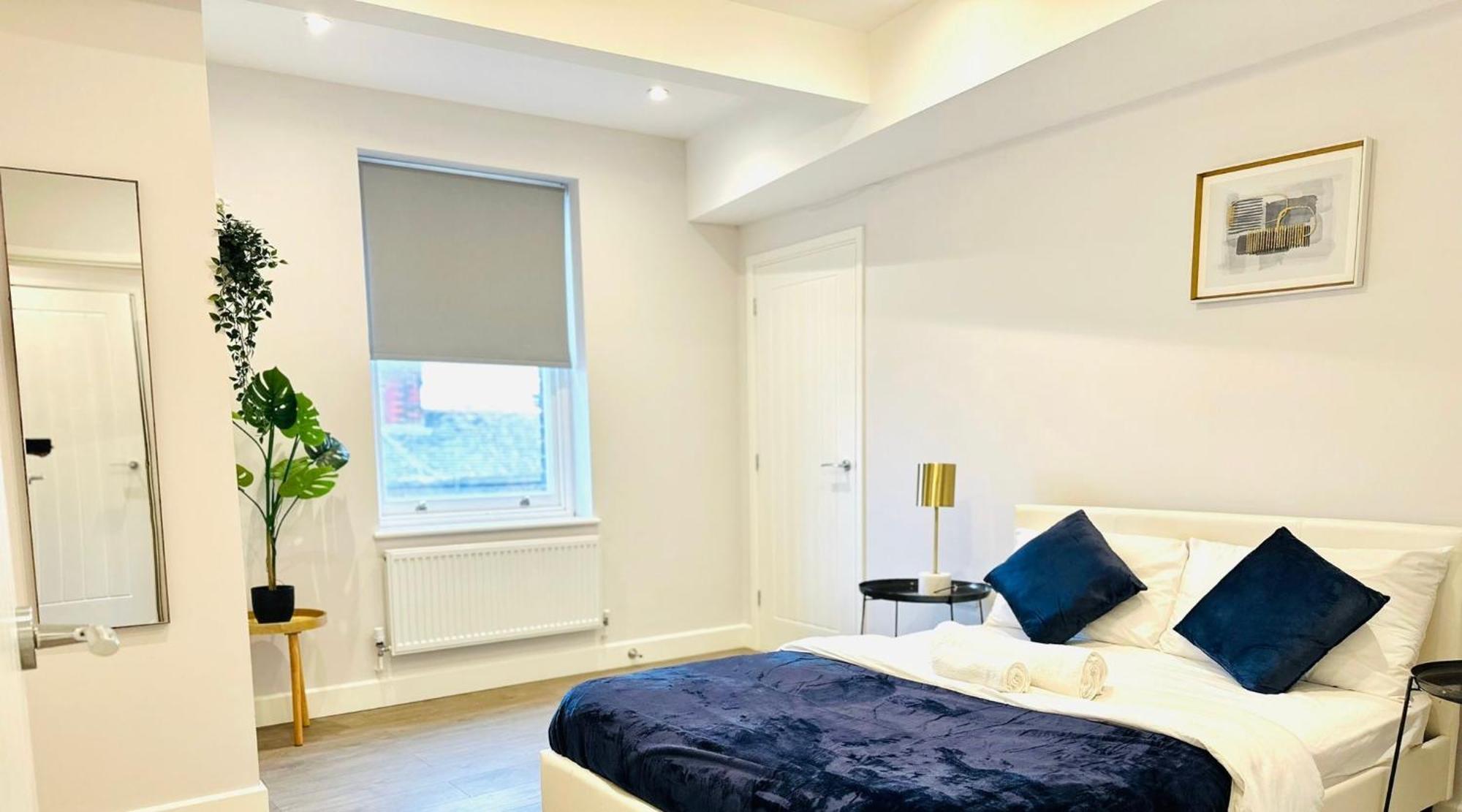Spacious - 5 Min Walk To Beach Apartment