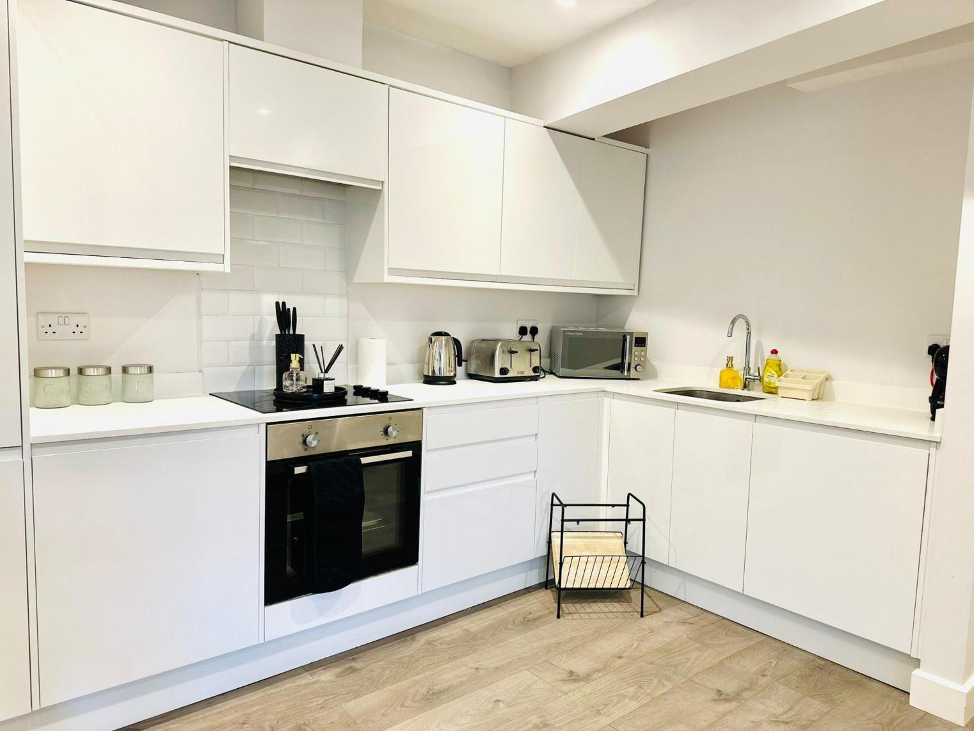 Apartment Spacious - 5 Min Walk To Beach